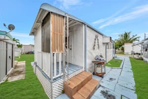 346 Maple St Other, FL 99999 - MLS#A11843310