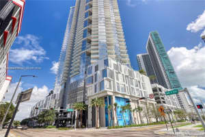 851 Ne 1st Ave 3205, Miami