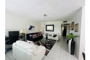 551 Sw 135th Ave 305b Pembroke Pines, FL 33027 - MLS#A11843536