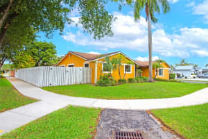 11040 SW 140th Ave, Miami, FL 33186 - MLS#A11843646