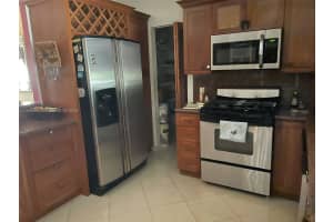 21330 NE 25th Ct, Miami, FL 33180 Sold 10/16/25