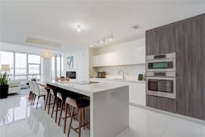 851 Ne 1st Ave 2901, Miami