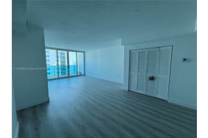 7501 E Treasure Dr 8s, North Bay Village