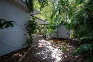 13325 Ne 10th Ave North Miami, FL 33161 - MLS#A11843703