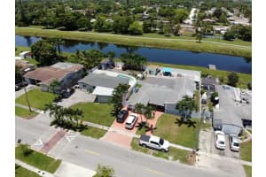 3617 NW 37th St, Lauderdale Lakes, FL 33309 - MLS#A11843831