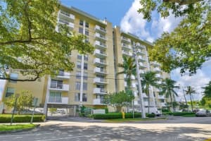 2000 NE 135th St 807, North Miami, FL 33181 - MLS#A11843854