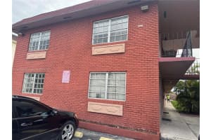 1281 W 29th St 19, Hialeah