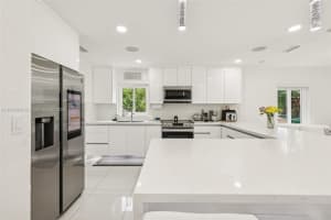 7711 Nw 38th St, Davie