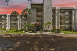 9410 Poinciana Pl 206, Davie