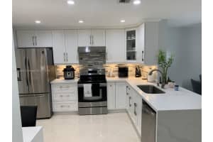 1051 Sorrento Dr Weston, FL 33326 - MLS#A11844052