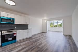 445 NE 195th St APT 330, Miami, FL 33179, - MLS#A11844055