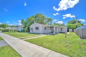 208 N 56th Ave, Hollywood