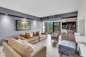 77 Crandon Blvd 3B, Key Biscayne, FL 33149 - MLS#A11844093