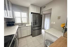 9400 Sunrise Lakes Blvd 305 Sunrise, FL 33322 - MLS#A11844122