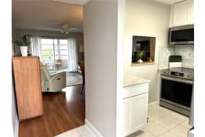 9400 Sunrise Lakes Blvd 305 Sunrise, FL 33322 - MLS#A11844122