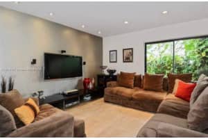 2991 Lakewood Ln 329 Hollywood, FL 33021 - MLS#A11844187
