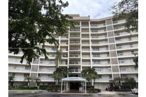 3507 Oaks Way 805, Pompano Beach