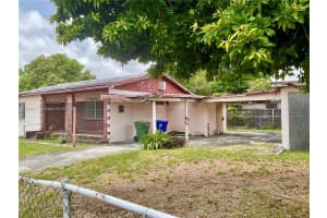 1300 Nw 29th Ave Miami, FL 33125 - MLS#A11844231