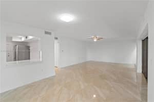 19828 Bob O Link Dr, Hialeah, FL 33015 Sold 10/17/25