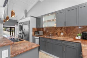 2665 S Parkview Dr Hallandale Beach, FL 33009 - MLS#A11844262