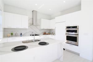 4311 Nw 82nd Ave Doral, FL 33166 - MLS#A11844290