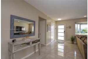 609 S Crescent Dr Hollywood, FL 33021 - MLS#A11844296
