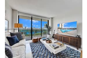 3625 N Country Club Dr 706, Aventura