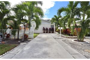 2490 Ne 184th St 2490 North Miami Beach, FL 33160 - MLS#A11844310