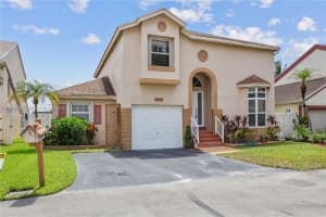 1050 Sw 109th Ter, Davie