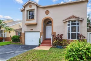 1050 SW 109th Ter, Davie, FL 33324 Sold 10/17/25
