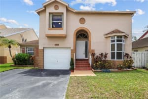 1050 SW 109th Ter, Davie, FL 33324 Sold 10/17/25
