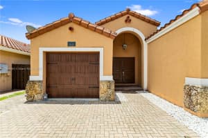 9948 Nw 10th Ter Miami, FL 33172 - MLS#A11844404