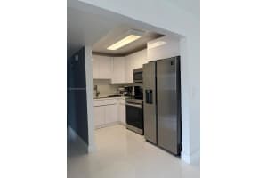 495 Nw 72nd Ave 408, Miami