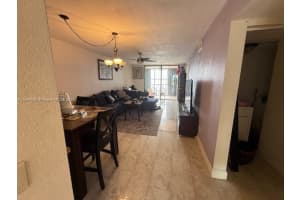 109 Lake Emerald Dr 202, Oakland Park