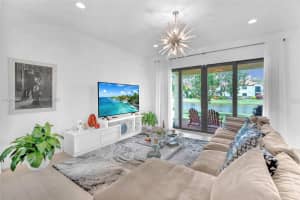 11824 SW 13th Ct, Pembroke Pines, FL 33025 - MLS#A11844565