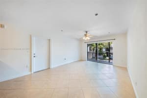 7907 Sw 104th St 204h, Miami