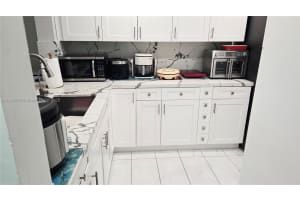 1 Alhambra Cir 501 Coral Gables, FL 33134 - MLS#A11844719