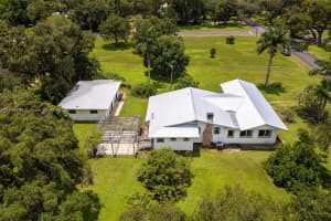 271 N Riverview St, La Belle