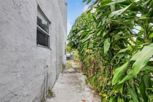 435 Avenida Alegre West Palm Beach, FL 33405 - MLS#A11844823
