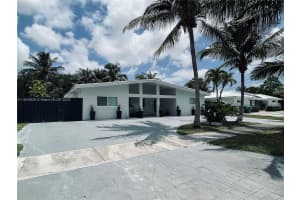 2325 NE 194 Street, Miami, FL 33180 - MLS#A11844829