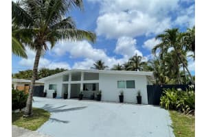 2325 NE 194 Street, Miami, FL 33180 - MLS#A11844829