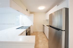 7208 Fairway Dr I6, Miami Lakes