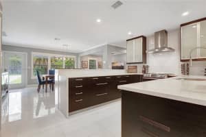 424 NE 27th Dr, Wilton Manors, FL 33334 - MLS#A11844950