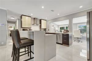 424 NE 27th Dr, Wilton Manors, FL 33334 - MLS#A11844950