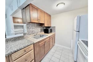 2145 Pierce St 122 Hollywood, FL 33020 - MLS#A11844973