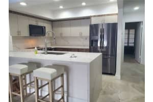 8350 Dundee Miami Lakes, FL 33016 - MLS#A11844981