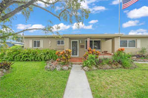 9880 Jamaica Dr, Cutler Bay