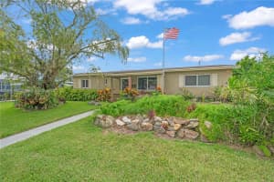 9880 Jamaica Dr Cutler Bay, FL 33189 - MLS#A11844983