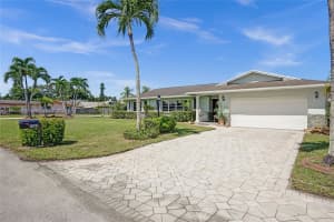 2525 Sw 86th Ave Davie, FL 33324 - MLS#A11845069