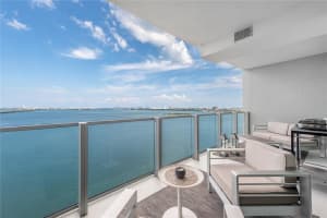 2900 Ne 7th Ave 2003, Miami